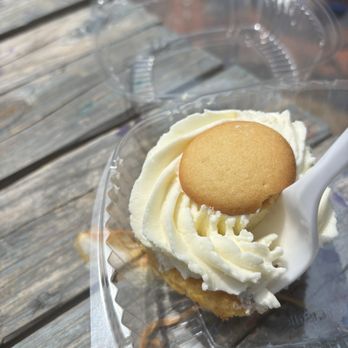 Hudson Valley Cheesecake - Banana pudding cheesecake cupcake - Bakeries Near Me - Newburgh, New York