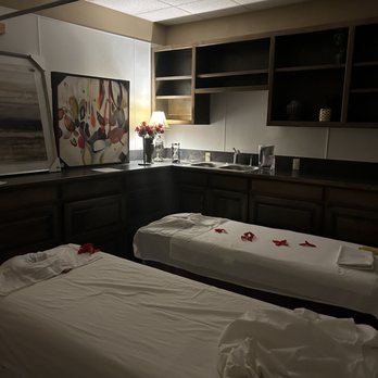 Royal Spa & Massage - Couples massage room. - Massage Near Me - Burleson, Texas Royal Spa & Massage - Couples massage room. - Massage Near Me - Burleson, Texas