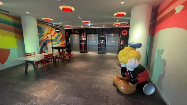 citizenM Copenhagen Radhuspladsen by null