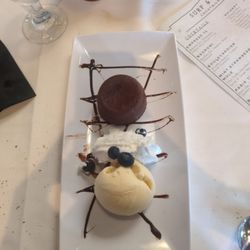 Kar'is Surf and Sirloin - Chocolate lava cake a la mode