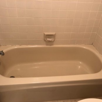 North County Refinishing - (Before) picture of whole bathtub - Refinishing Services Near Me - Carlsbad, California
