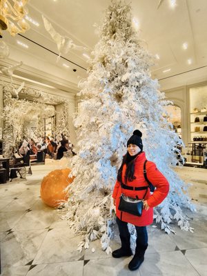 Bergdorf Goodman by null