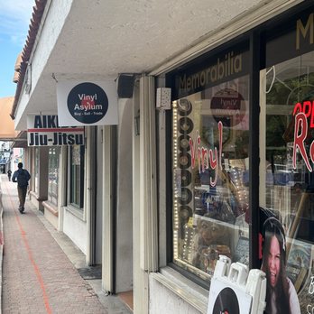 Vinyl Asylum - Vinyl Records Near Me - Hollywood, Florida Vinyl Asylum - Vinyl Records Near Me - Hollywood, Florida