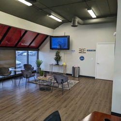 Gateway Auto - Car Sales Center - Interior
