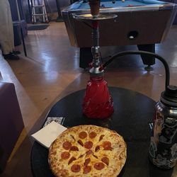 Social Hookah Lounge - Hookah and pizza :0)