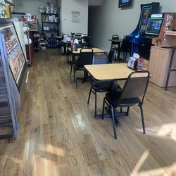 Eli's Original Steaks & Subs - Inside
