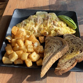 The Nook - Spicy Chicken Omelette - New American Near Me - Pittsburgh, Pennsylvania