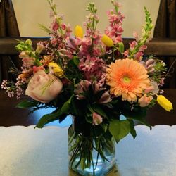 A birthday gift sent, and the picture does not do the arrangement justice, they are absolutely gorgeous!
