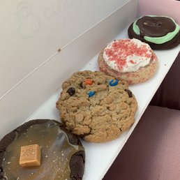 Chocolate caramel, monster, strawberry shortcake, mint brownie Chocolate caramel, monster, strawberry shortcake, mint brownie