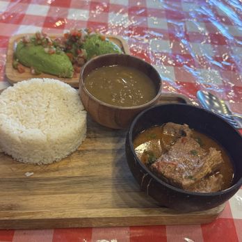 Sabor a Campo - Carne guisada guandules guisado Aguacate - Dominican Near Me - Cliffside Park, New Jersey