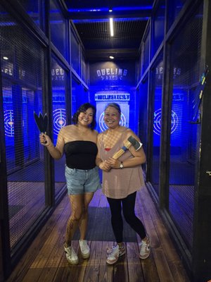 Dueling Axes Las Vegas | Axe Throwing Bar by null