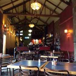 Gullivers Wine Bar & Eatery
