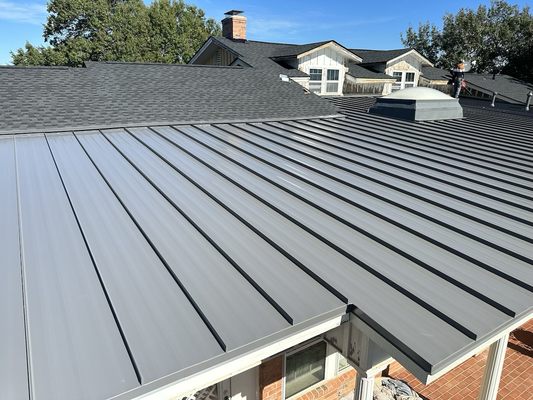 Fox Roofing & Construction Logo