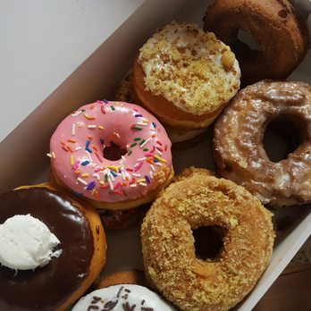 Dandee Donut Factory - Amazing - Donuts Near Me - Pompano Beach, Florida