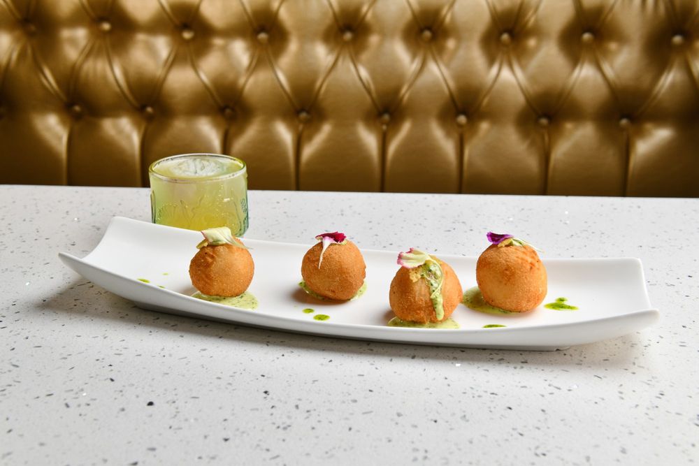 Zona Viva Bar and Grill — Mexican restaurant in Central Falls