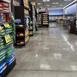Smith's - Clean aisles