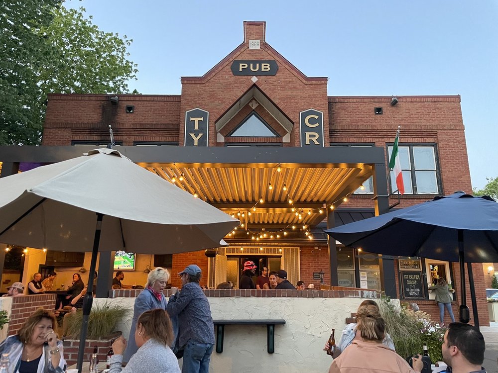 TYBER CREEK PUB Updated June 2024 186 Photos & 197 Reviews 1933