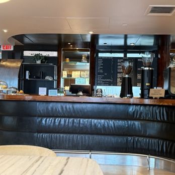 The Eden - Coffee Bar - Hotels Near Me - Santa Monica, California