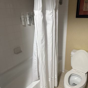Hilton Garden Inn Augusta - Bathroom - Hotels Near Me - Augusta, Georgia Hilton Garden Inn Augusta - Bathroom - Hotels Near Me - Augusta, Georgia