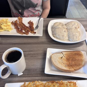 Valentino’s diner - Diners Near Me - Fraser, Michigan