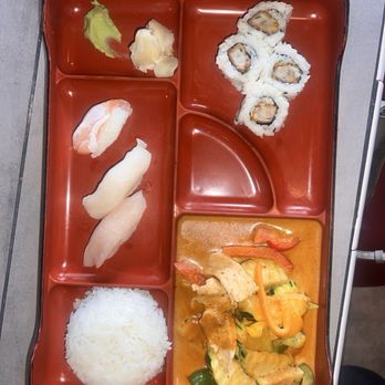Sawatdee Thai & Sushi - Bento box :  chicken panang - Thai Near Me - Pinellas Park, Florida