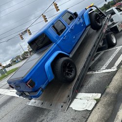 M&M Towing & Recovery - Broke down car.