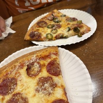 LA Gourmet Pizza - Pizza Near Me - Dallas, Texas