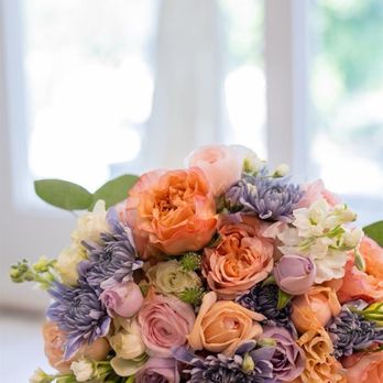Edstraordinary Lei & Flowers - Wedding bouquet - Floral Designers Near Me Edstraordinary Lei & Flowers - Wedding bouquet - Floral Designers Near Me