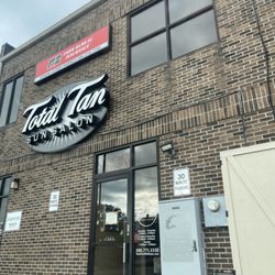 Total Tan & Wellness - Entrance