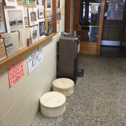 Wilson's Cheese Shoppe - Here's the water fountain that the weirdo who complained about this place wrote about!