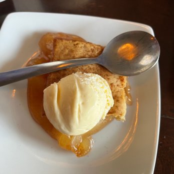 Outlaw Burgers & BBQ - Apple cobbler - Burgers Near Me - Justin, Texas Outlaw Burgers & BBQ - Apple cobbler - Burgers Near Me - Justin, Texas