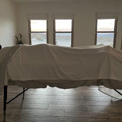 Nicole’s Mobile Massage - Therapy session in 29 Palms.