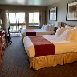 Lakeside Lodge and Suites - Queen room
