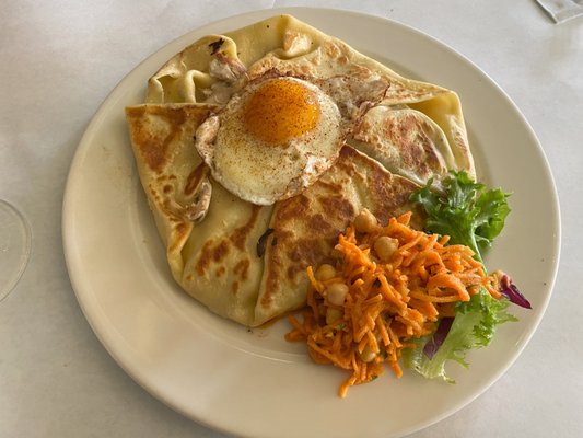 Le Petit Triangle Cafe by null