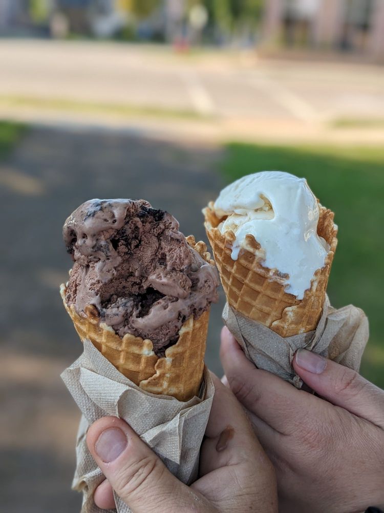 Everyone's Table - wedding in West Allis, WI