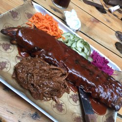 The Smoke Pit - Ribs and Wings Platter (no wings sub brisket)