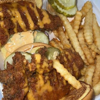Dave's Hot Chicken - Chicken Shop Near Me - Troy, Michigan