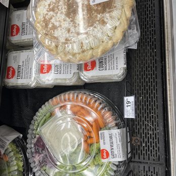 Raley's - Veggie tray $19.99 fresh and delicious - Grocery Near Me - Fairfield, California Raley's - Veggie tray $19.99 fresh and delicious - Grocery Near Me - Fairfield, California