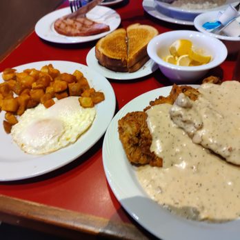 Sidewinders Bar & Grill - Chicken Fried Steak - Sports Bars Near Me - Winterhaven, California