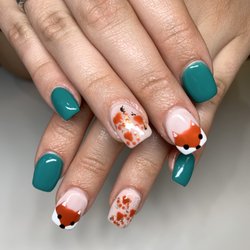 Glitzy Nails By Hannah