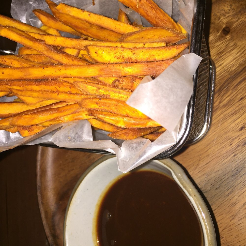 Pigs & Pints - Bars Near Me - Angeles, PAM Pigs & Pints - Bars Near Me - Angeles, PAM