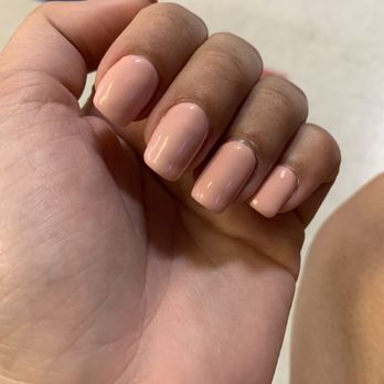 Ceci Nail Lounge - Air bubble on index - Nail Salons Near Me - Orlando, Florida