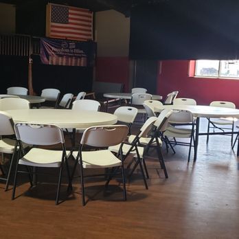 Red Mouse - Sports Bars Near Me - Cross Plains, Wisconsin
