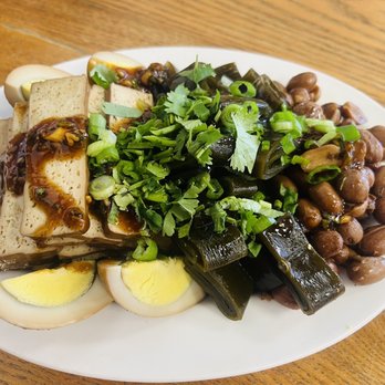 Xiang Ji Arcadia 祥記傳家 - Braised Combination Appetizer Dish (Bean Curd, braised egg, seaweed, peanuts) - Taiwanese Near Me - Arcadia, California Xiang Ji Arcadia 祥記傳家 - Braised Combination Appetizer Dish (Bean Curd, braised egg, seaweed, peanuts) - Taiwanese Near Me - Arcadia, California