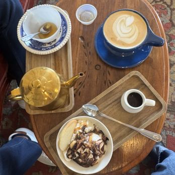 Perets Dessert & Coffee Bar - Desserts Near Me - Oklahoma City, Oklahoma