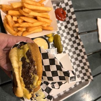 Smash N Bite - Burgers Near Me - Sherman Oaks, California Smash N Bite - Burgers Near Me - Sherman Oaks, California