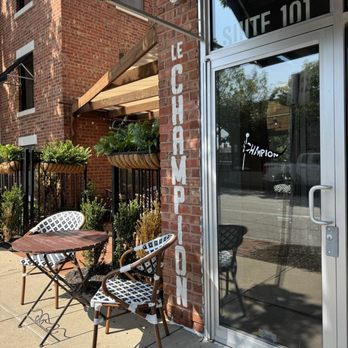 Le Champion - Exterior - Coffee & Tea Near Me - Kansas City, Missouri