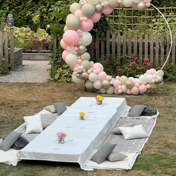 Balloon Place - Half Circle Garland Balloon Arch - Party Supplies Near Me - Richmond, British Columbia