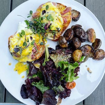 L'Experience Paris - Bellevue - Eggs Benedict - Bakeries Near Me - Bellevue, Washington