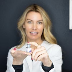 Laci Injects at Posh - Liquid magic...Botox